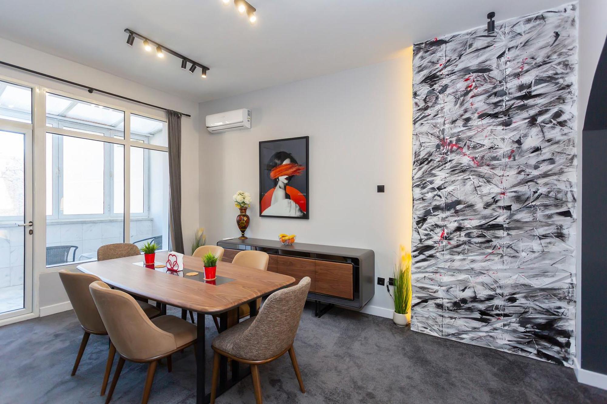 Urban Elegance Apartemen *