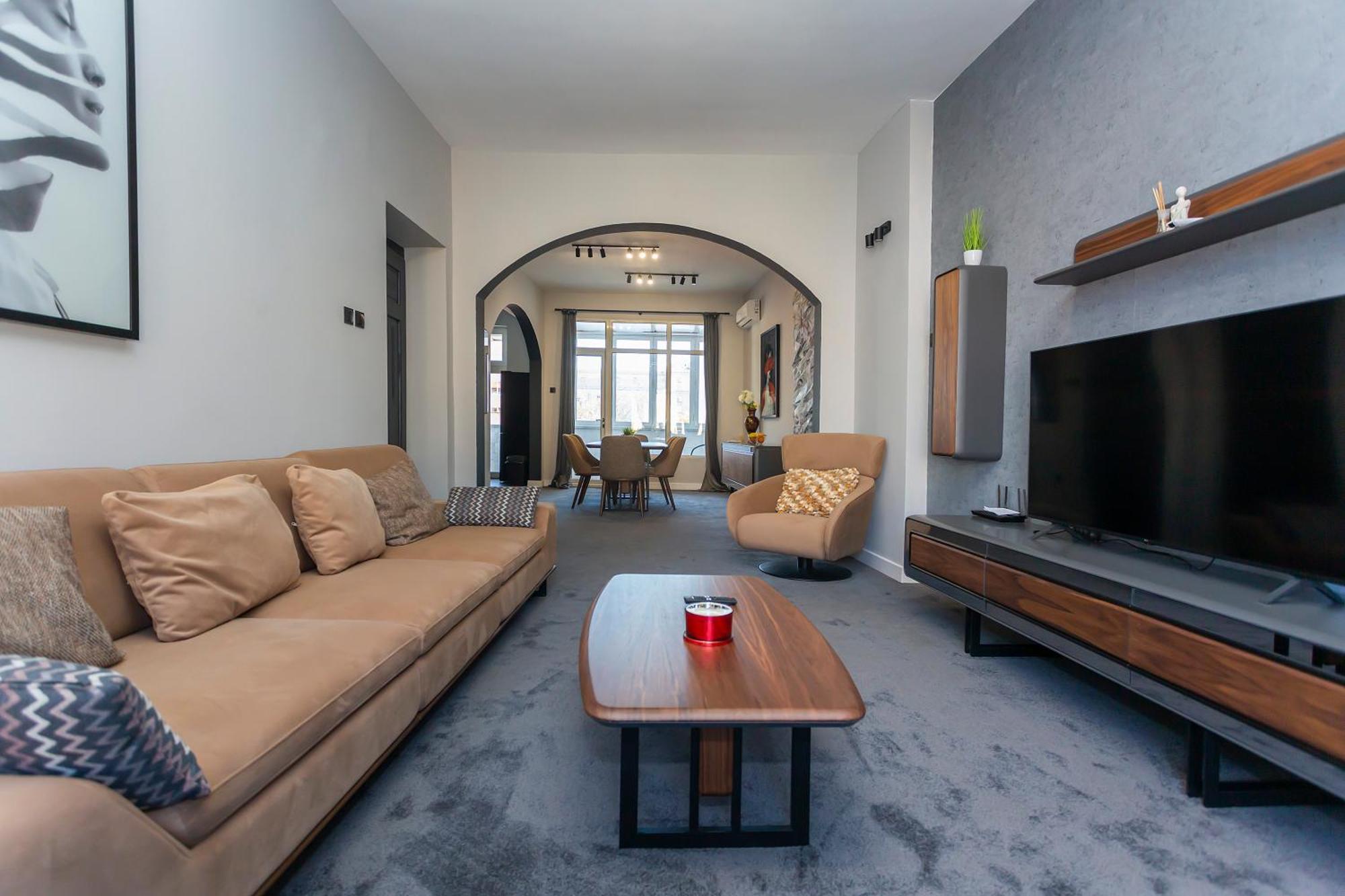 Urban Elegance Apartemen
